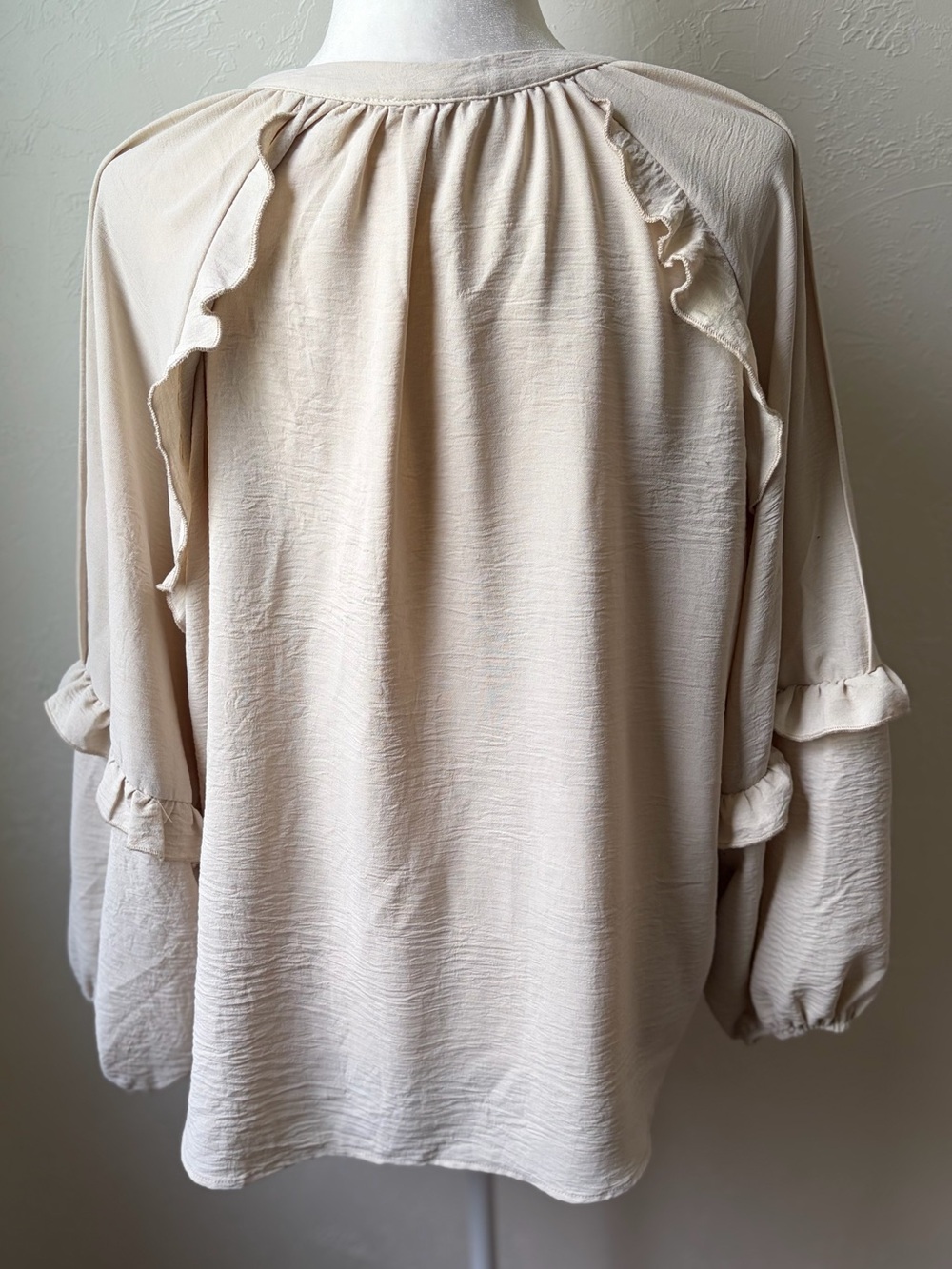 Easel Ivory Ruffle Tie-Front V-Neck Boho Tunic Blouse Size L - Picture 7 of 8